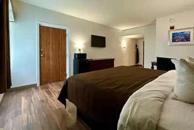 Photo 4 - Quality Inn & Suites Albany Airport