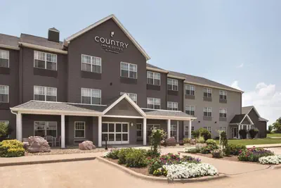Photo 3 - Country Inn & Suites by Radisson, Pella, IA