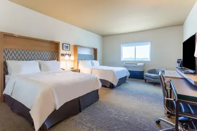 Photo 2 - Holiday Inn & Suites Cedar Falls-Waterloo Event Ctr by IHG