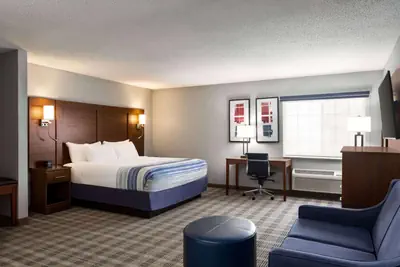 Photo 2 - AmericInn by Wyndham Williamsburg