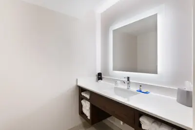 Photo 5 - Holiday Inn Express Naperville by IHG