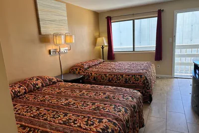 Photo 2 - Sea Palace Motel