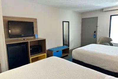 Photo 5 - Days Inn by Wyndham Valdosta I-75