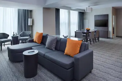 Photo 5 - Chicago Marriott Suites O'Hare