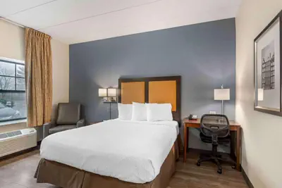 Photo 5 - Studio 6 Corporate Extended Stay Chicago Lisle IL