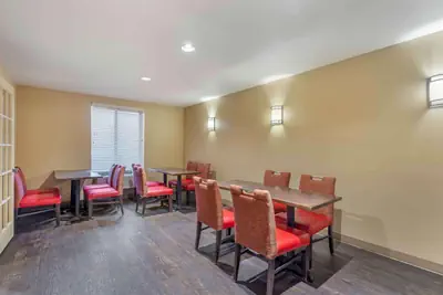 Photo 4 - Extended Stay America Suites - Chicago - Lombard - Yorktown Center
