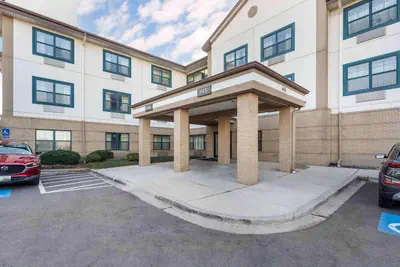 Photo 2 - Studio 6 Corporate Extended Stay Chicago Lisle IL