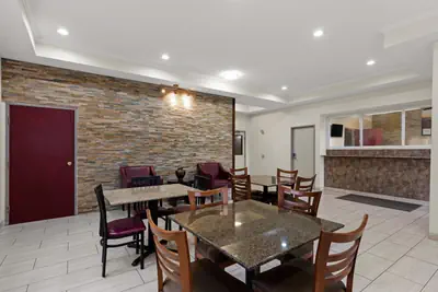 Photo 4 - Red Lion Inn & Suites Caseyville