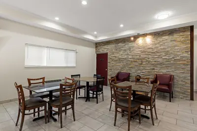 Photo 2 - Red Lion Inn & Suites Caseyville