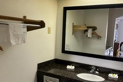 Photo 4 - Quality Inn & Suites Decatur Priceville I-65