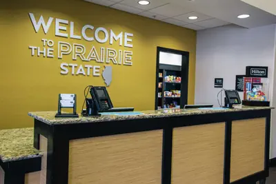Photo 4 - Hampton Inn & Suites Effingham