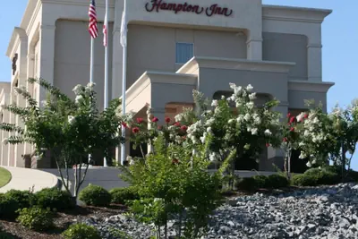 Photo 4 - Hampton Inn Guntersville