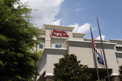 Photo 2 - Hampton Inn & Suites Greensboro/Coliseum Area