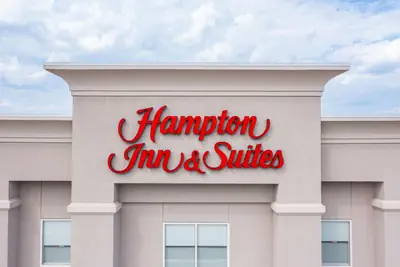 Photo 4 - Hampton Inn & Suites Greensboro/Coliseum Area