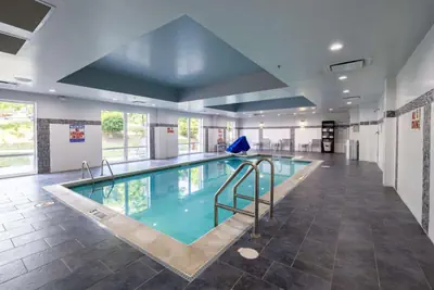 Photo 5 - Hampton Inn & Suites Greensboro/Coliseum Area