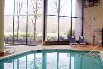 Photo 4 - DoubleTree by Hilton Hotel & Executive Meeting Center Somerset