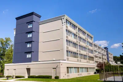 Photo 5 - DoubleTree by Hilton Tinton Falls-Eatontown