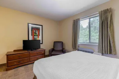 Photo 5 - Studio 6 Suites Greenville, SC - Haywood Mall