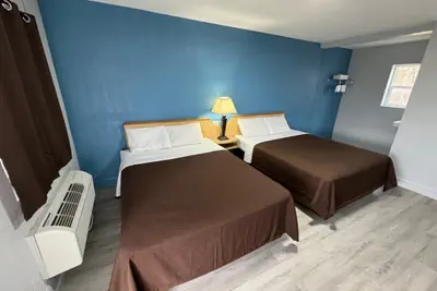 Photo 3 - Budget Inn