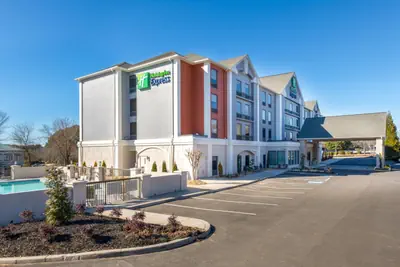 Photo 3 - Holiday Inn Express Atlanta West - Theme Park Area by IHG