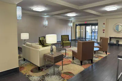 Photo 2 - La Quinta Inn & Suites by Wyndham Bessemer