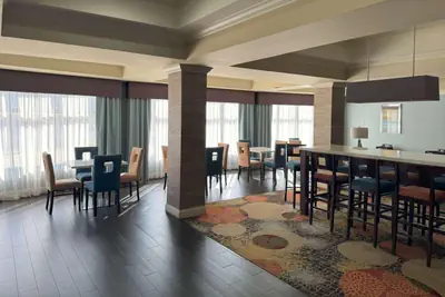 Photo 4 - La Quinta Inn & Suites by Wyndham Bessemer