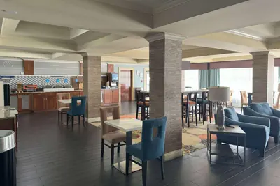 Photo 5 - La Quinta Inn & Suites by Wyndham Bessemer