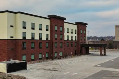 Photo 2 - Cobblestone Hotel & Suites - Ottumwa