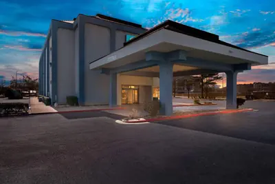 Photo 4 - Quality Inn & Suites North Little Rock