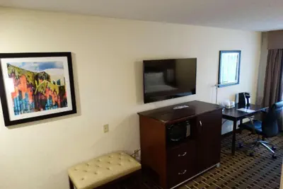 Photo 4 - Overland Park Hotel