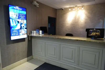 Photo 5 - Overland Park Hotel