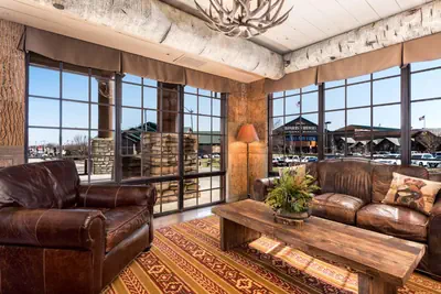 Photo 2 - Bass Pro Shops Angler's Lodge