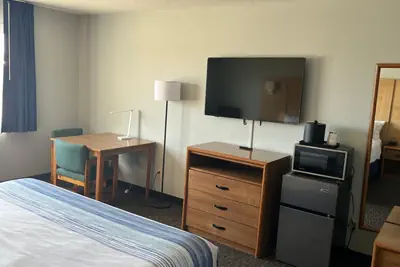 Photo 4 - Days Inn & Suites by Wyndham Williamsburg IA North