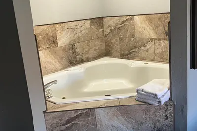Photo 5 - Days Inn & Suites by Wyndham Williamsburg IA North