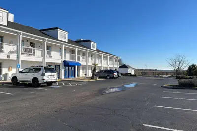 Photo 2 - Motel 6 Georgetown, SC Marina