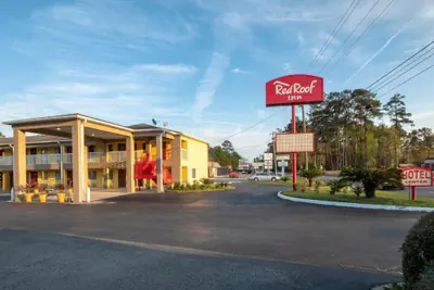 Photo 2 - Red Roof Inn Valdosta - University
