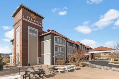 Photo 3 - La Quinta Inn & Suites by Wyndham Loveland Estes Park