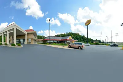 Photo 5 - Americas Best Value Inn - Collinsville / St. Louis