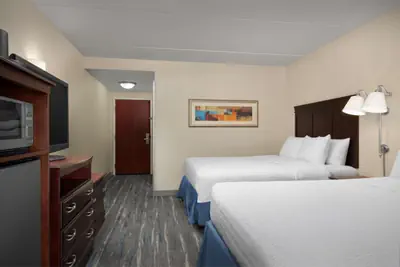 Photo 4 - Hampton Inn Syracuse Clay