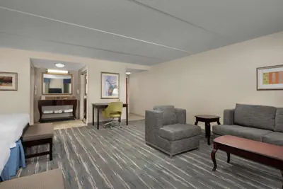 Photo 5 - Hampton Inn Syracuse Clay
