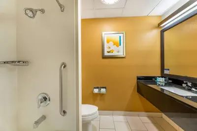 Photo 2 - Quality Inn & Suites Sandusky