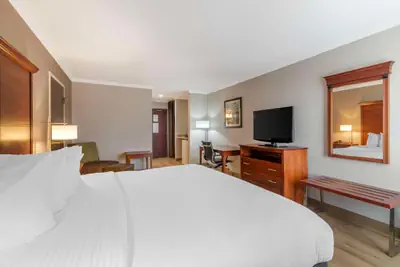 Photo 5 - Syracuse Grand