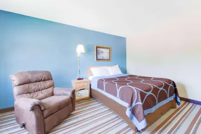 Photo 3 - Super 8 by Wyndham Burlington