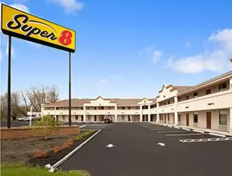 Photo 2 - Super 8 by Wyndham Rahway/Newark