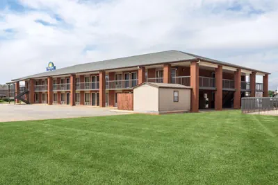 Photo 3 - Days Inn by Wyndham Childersburg