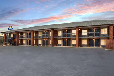 Photo 5 - Days Inn by Wyndham Childersburg
