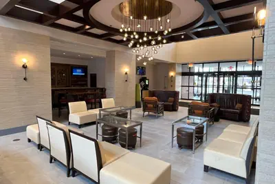 Photo 2 - Chicago Marriott Suites O'Hare