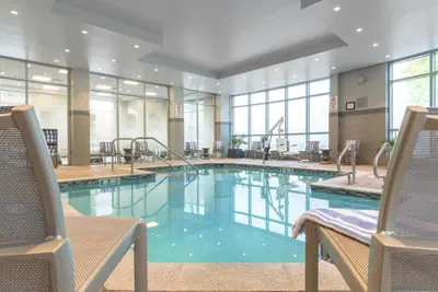 Photo 2 - Courtyard by Marriott Edgewater NYC Area