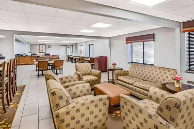 Photo 2 - Sleep Inn Champaign North - Urbana