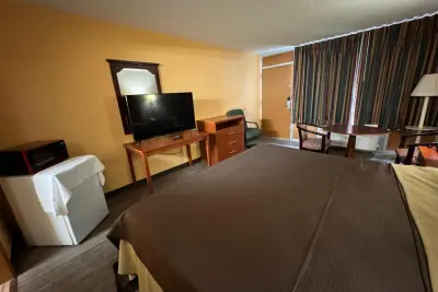 Photo 4 - College Inn Spartanburg